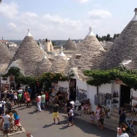 Domari All'arco Apartment *